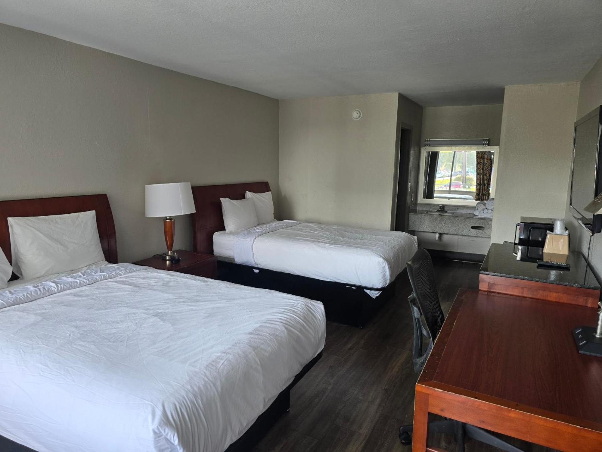 Days Inn By Wyndham Raleigh South Екстер'єр фото