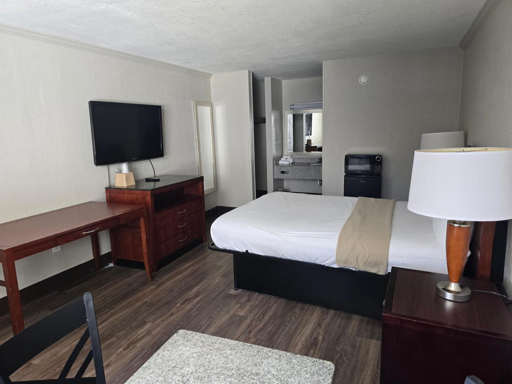 Days Inn By Wyndham Raleigh South Екстер'єр фото