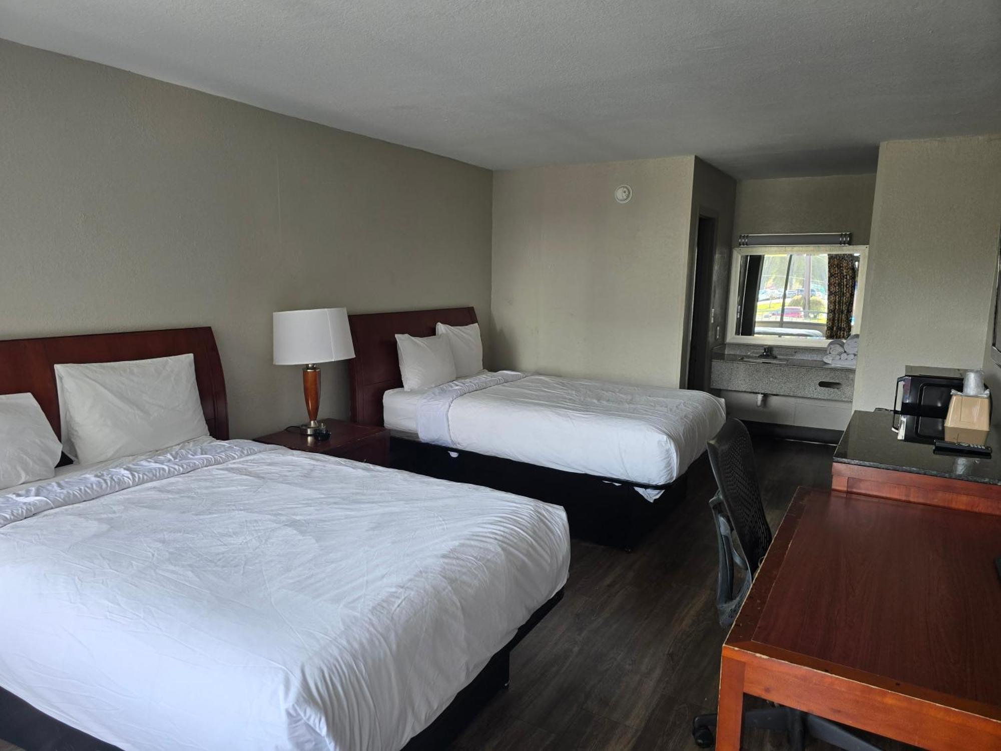 Days Inn By Wyndham Raleigh South Екстер'єр фото